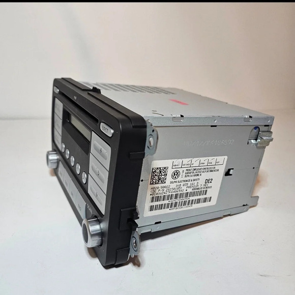 Volkswagen Delphi Electronics Factory Radio Premium MP3 DE2 Model #H020/S0023 - Picture 2 of 8